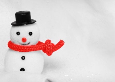 Snowman-Hat-Smile-Scarf-Christmas-New-Year-521x695